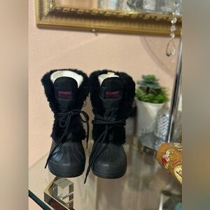 Sorel Black Fur Lace Up Boots Size 8